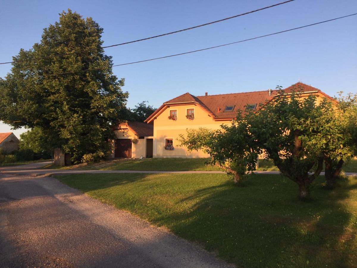 Domek V Podyji Lukov  Exterior foto